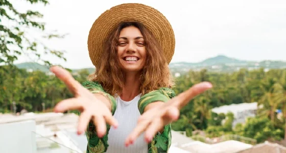 La salud emocional y la desconexión digital redefinen las motivaciones del viajero internacional