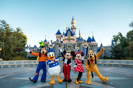 Disneyland Aumenta Precios de Entradas en California Antes de la Temporada Decembrina